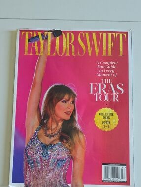 (J67) Taylor Swift Pink & Gold Eras Tour Magazine